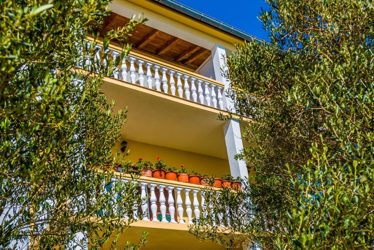 Apartments Marko Dominik Ražanac Dış mekan fotoğraf